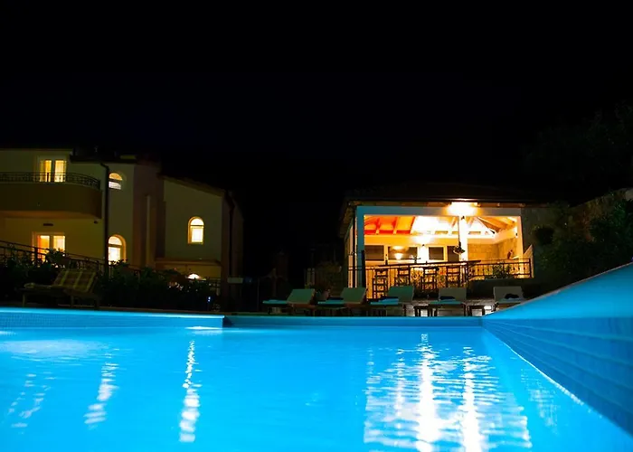 Bella Vista-heated Pool, Bbq, Panoramic View Near Split Villa
