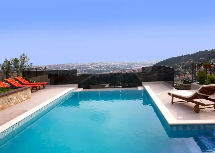 Bella Vista-heated Pool, Bbq, Panoramic View Near Split *
