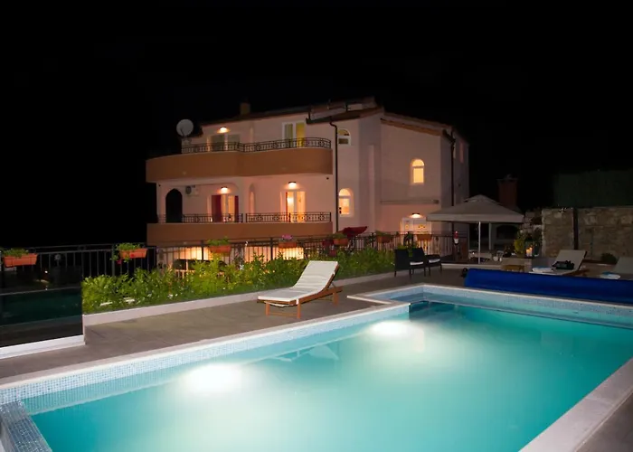Bella Vista-heated Pool, Bbq, Panoramic View Near Split * Klis