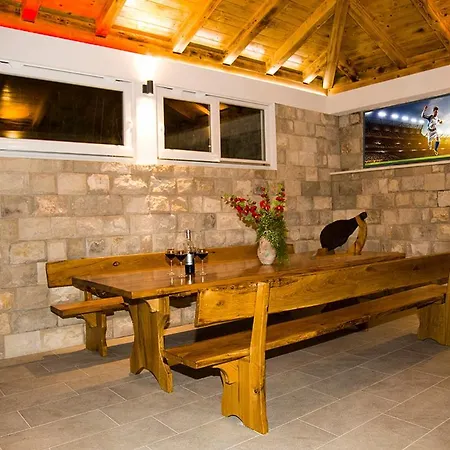 Bella Vista-heated Pool, Bbq, Panoramic View Near Split Villa Klis