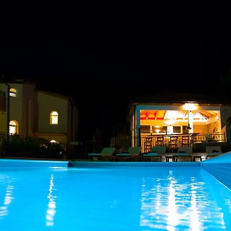 Bella Vista-heated Pool, Bbq, Panoramic View Near Split Villa