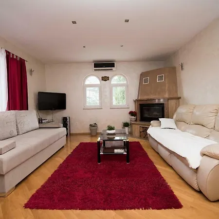 Bella Vista-heated Pool, Bbq, Panoramic View Near Split Villa *